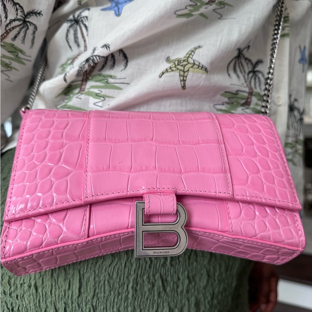 Authentic balenciaga wallet on the chain in perfect condition
